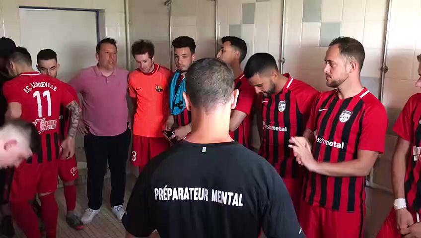 Vimeo La préparation mentale et musicale des joueurs du FC Longeville avant leur match au Creutzberg